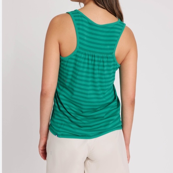 ❤️2/$30❤️[M]Kit and Ace Freesia Green Tank Top - Picture 2 of 8